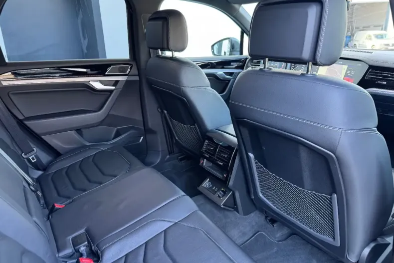 Volkswagen Touareg din 2022 cu 62.112 km - oferta VOL166760 - foto 14