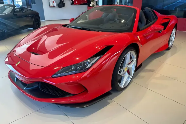 Ferrari F8 din 2021 cu 4.200 km - oferta FER166762 - foto 1