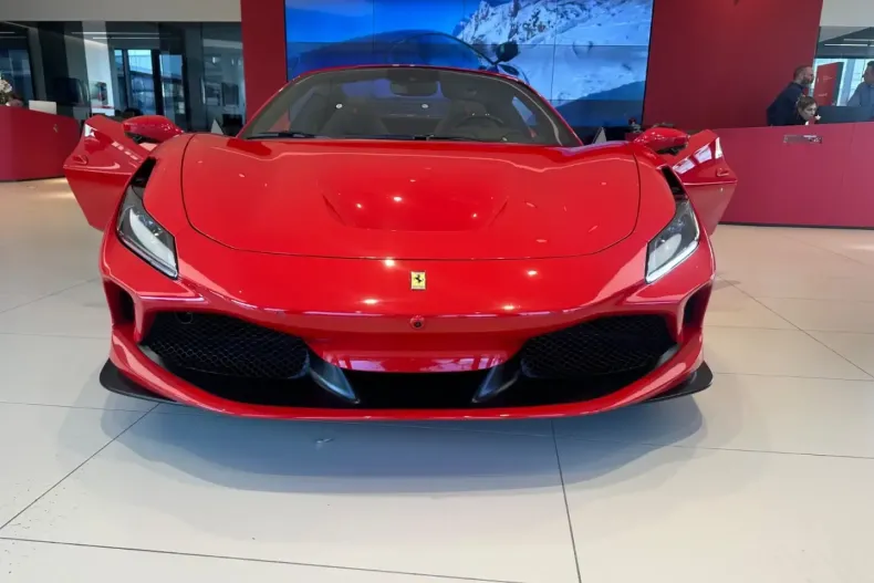 Ferrari F8 din 2021 cu 4.200 km - oferta FER166762 - foto 13