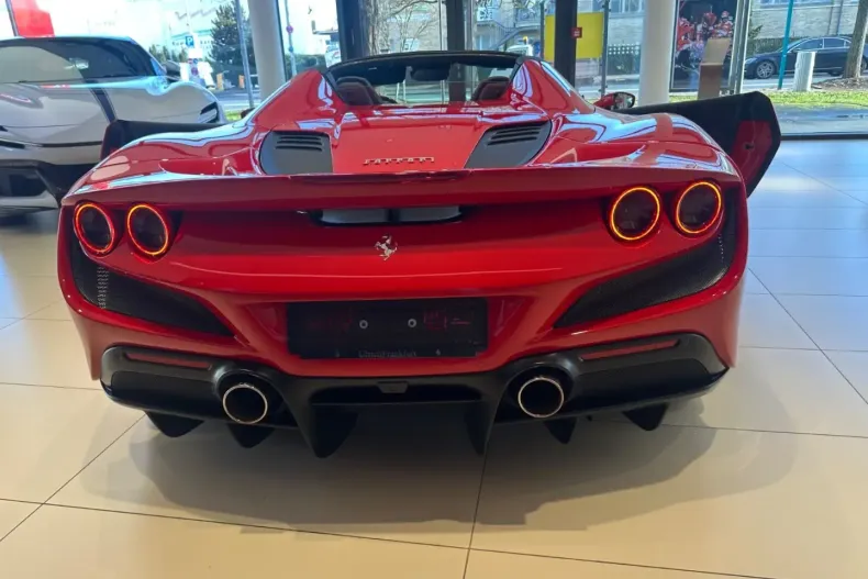 Ferrari F8 din 2021 cu 4.200 km - oferta FER166762 - foto 14