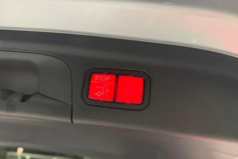 Mercedes-Benz GLE 350 din 2024 cu 8.900 km - oferta MER166789 - foto 16