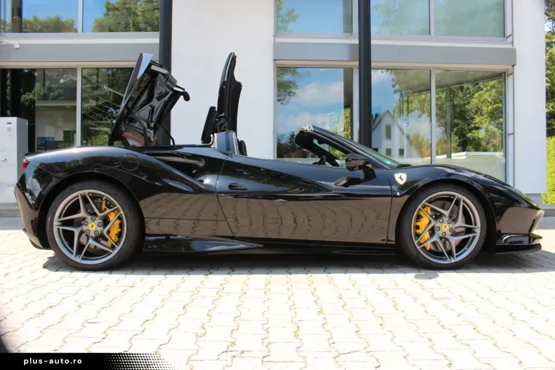 Ferrari F8 din 2022 cu 6.400 km - oferta FER166790 - foto 5