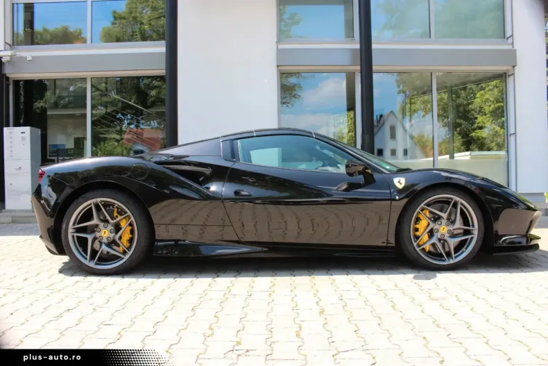 Ferrari F8 din 2022 cu 6.400 km - oferta FER166790 - foto 6
