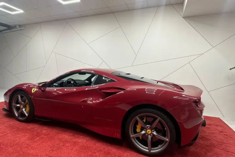 Ferrari F8 din 2021 cu 4.500 km - oferta FER166794 - foto 3