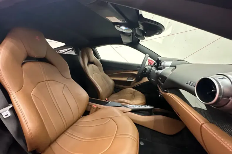 Ferrari F8 din 2021 cu 4.500 km - oferta FER166794 - foto 9