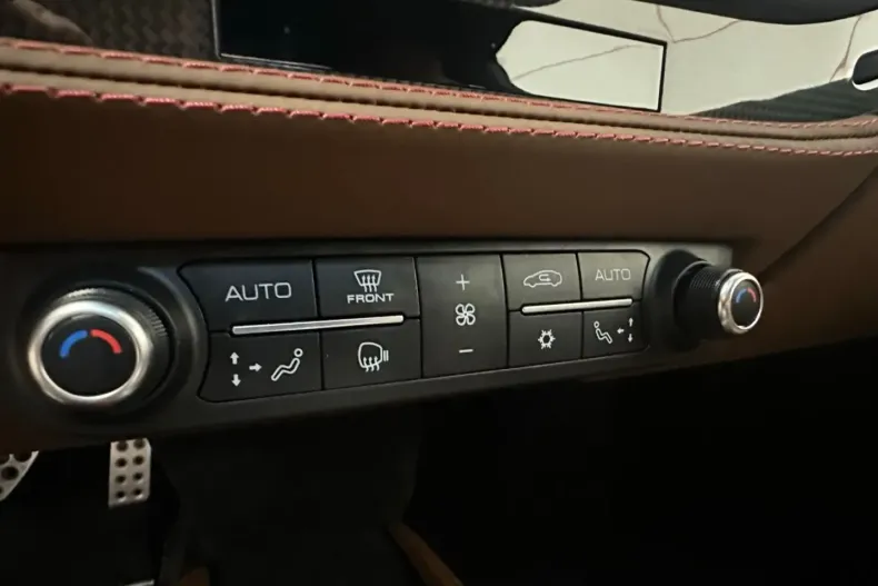 Ferrari F8 din 2021 cu 4.500 km - oferta FER166794 - foto 13