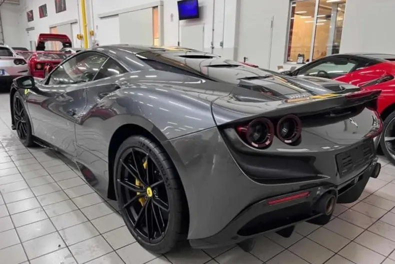 Ferrari F8 din 2020 cu 20.000 km - oferta FER166795 - foto 4