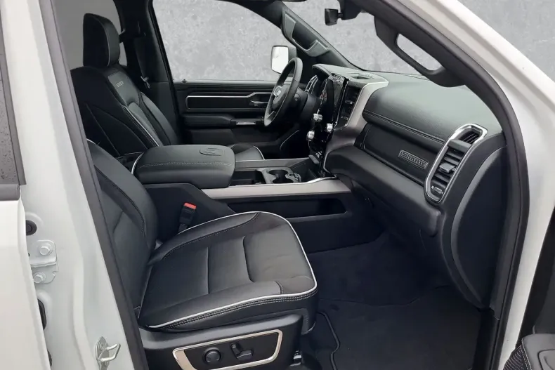 Dodge RAM din 2025 cu 10.500 km - oferta DOD166799 - foto 3