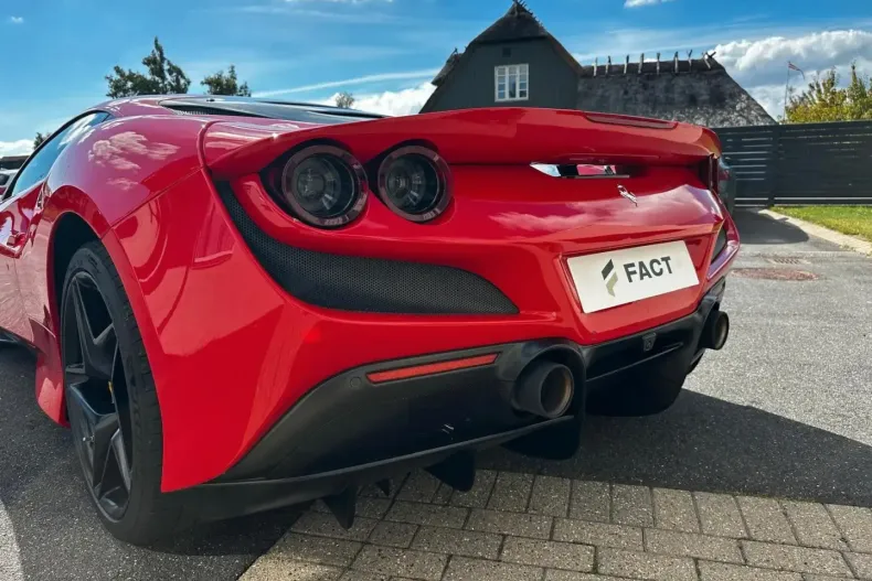 Ferrari F8 din 2020 cu 24.000 km - oferta FER166810 - foto 4