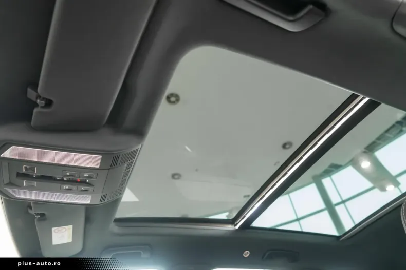 Volkswagen Touareg din 2022 cu 74.248 km - oferta VOL166813 - foto 15