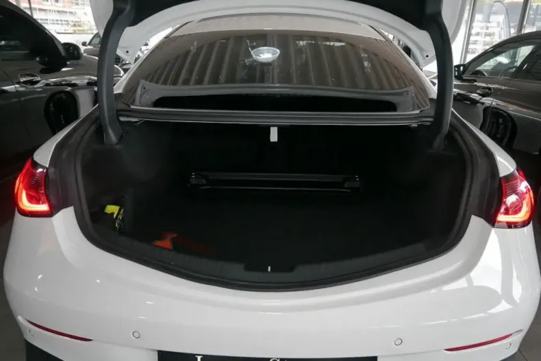 Mercedes-Benz CLE 180 din 2025 cu 11.533 km - oferta MER166826 - foto 10