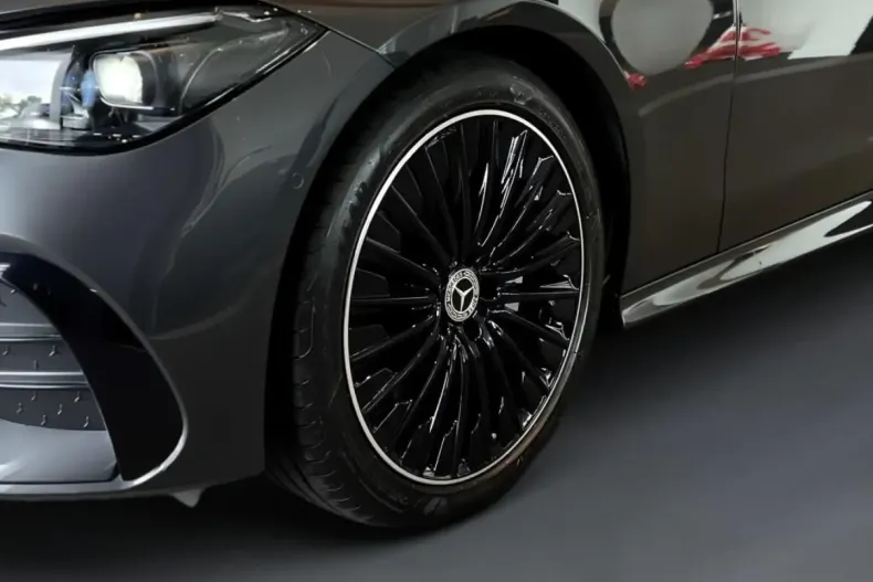 Mercedes-Benz CLE 200 din 2024 cu 10.900 km - oferta MER166830 - foto 4