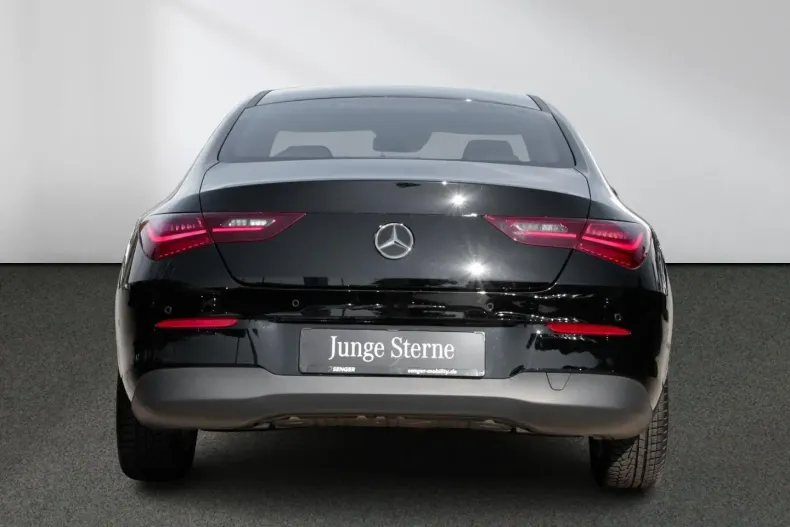 Mercedes-Benz CLA 180 din 2024 cu 14.777 km - oferta MER166832 - foto 3