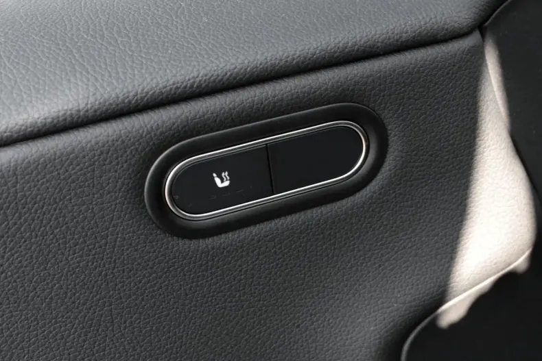 Mercedes-Benz CLA 180 din 2024 cu 14.777 km - oferta MER166832 - foto 9