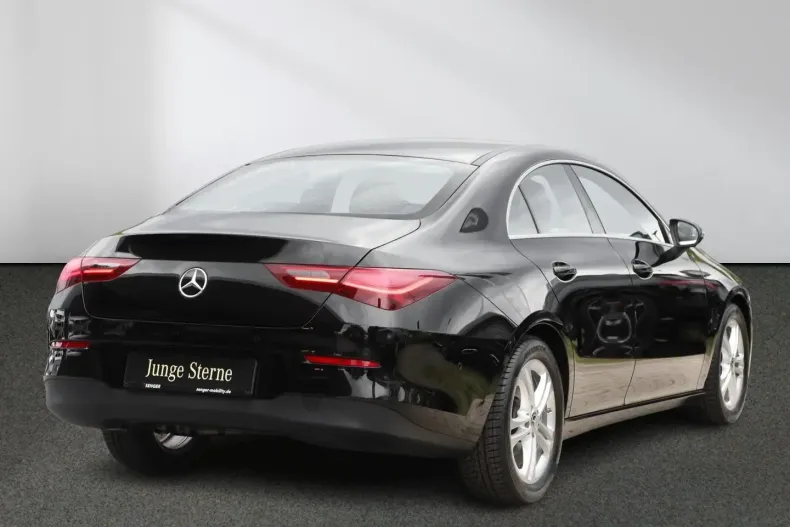 Mercedes-Benz CLA 180 din 2024 cu 12.390 km - oferta MER166833 - foto 2