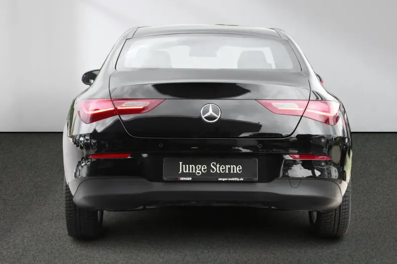 Mercedes-Benz CLA 180 din 2024 cu 12.390 km - oferta MER166833 - foto 4