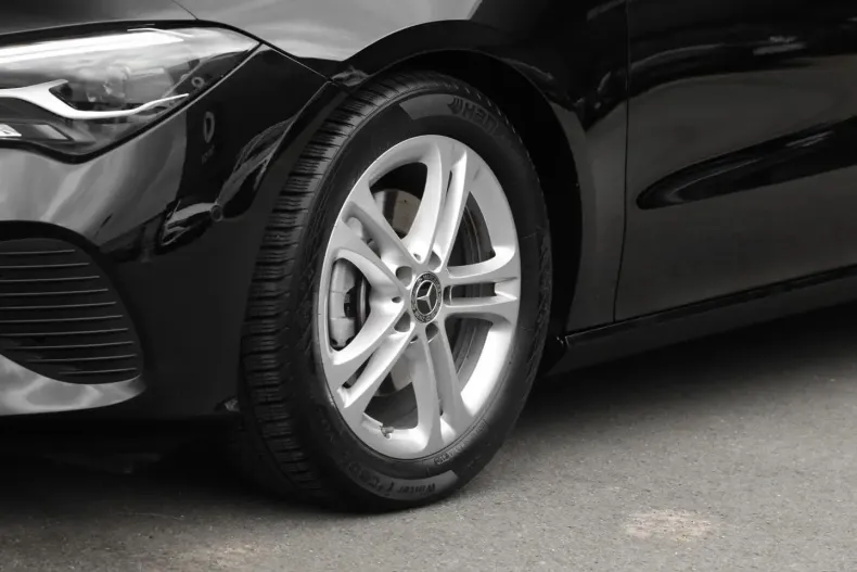 Mercedes-Benz CLA 180 din 2024 cu 12.390 km - oferta MER166833 - foto 10