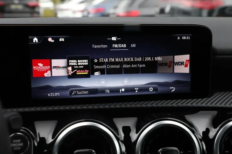 Mercedes-Benz CLA 180 din 2024 cu 12.390 km - oferta MER166833 - foto 15