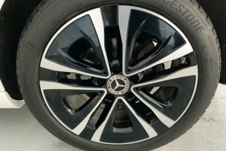 Mercedes-Benz CLA 180 din 2024 cu 9.157 km - oferta MER166834 - foto 5