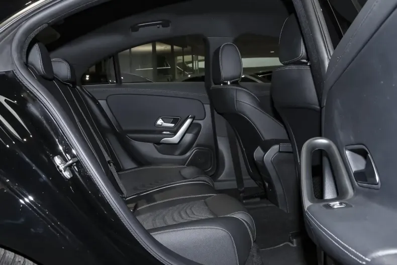 Mercedes-Benz CLA 180 din 2024 cu 17.364 km - oferta MER166835 - foto 6