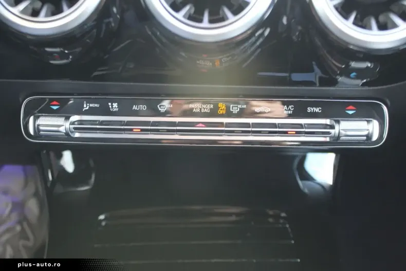 Mercedes-Benz CLA 180 din 2024 cu 30.000 km - oferta MER166837 - foto 13