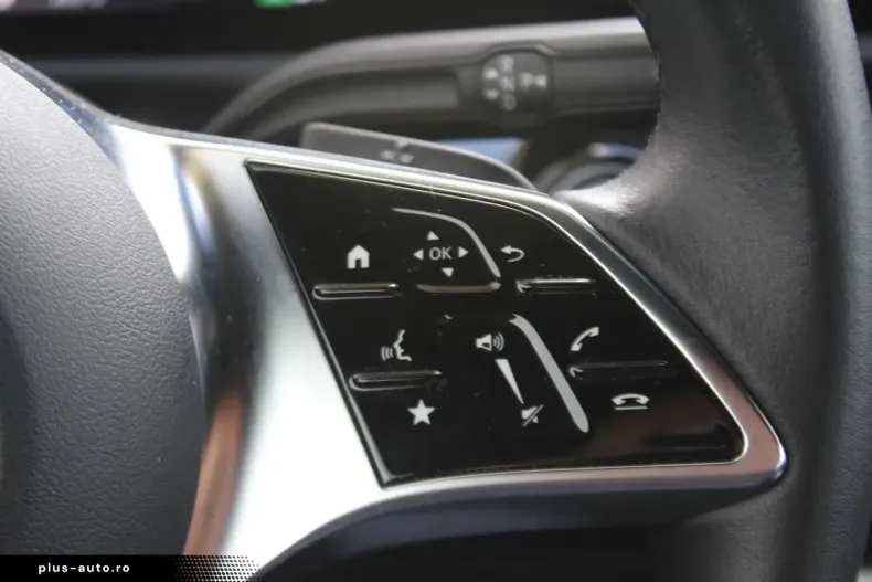 Mercedes-Benz CLA 180 din 2024 cu 30.000 km - oferta MER166837 - foto 18