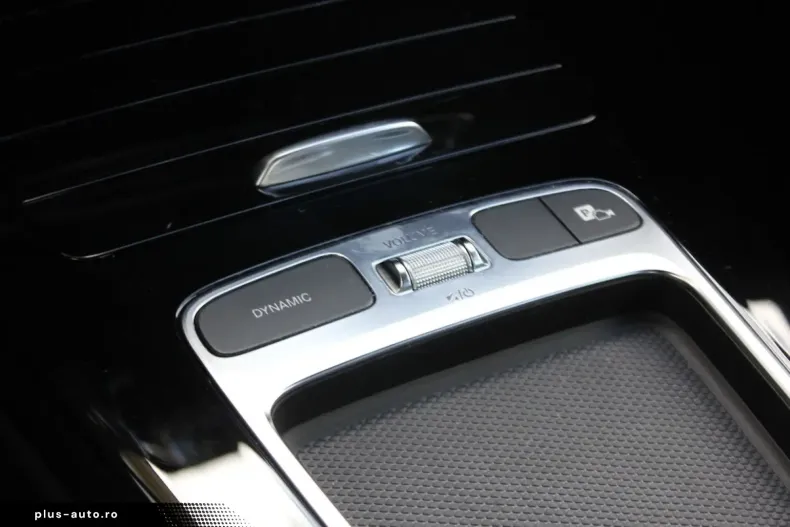 Mercedes-Benz CLA 180 din 2024 cu 30.000 km - oferta MER166837 - foto 20