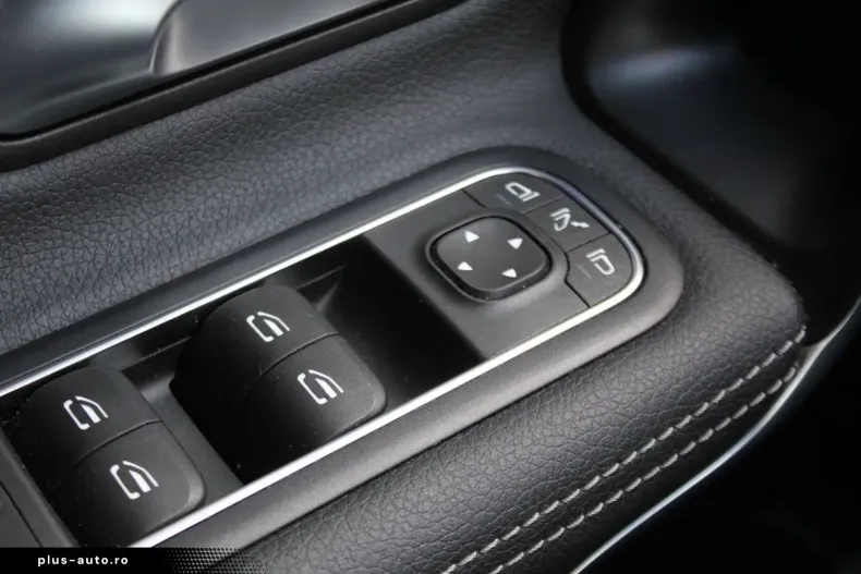 Mercedes-Benz CLA 180 din 2024 cu 30.000 km - oferta MER166837 - foto 21