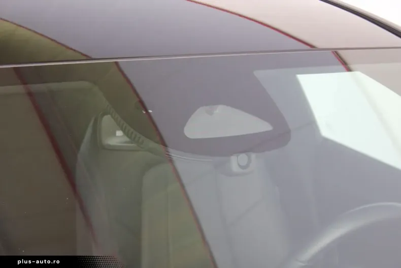 Mercedes-Benz CLA 180 din 2024 cu 30.000 km - oferta MER166837 - foto 24