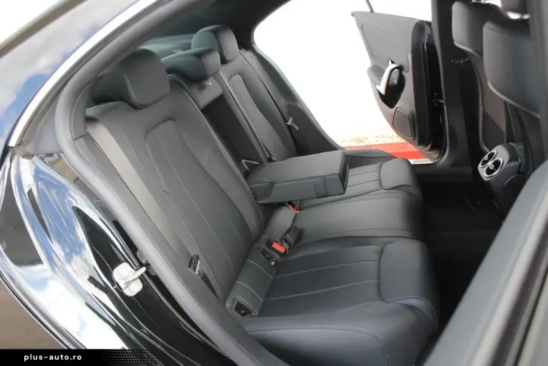 Mercedes-Benz CLA 180 din 2024 cu 30.000 km - oferta MER166837 - foto 26