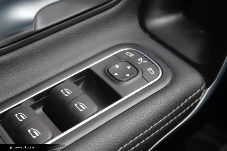 Mercedes-Benz CLA 180 din 2024 cu 44.000 km - oferta MER166839 - foto 24