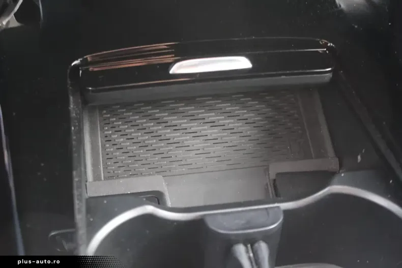 Mercedes-Benz CLA 180 din 2024 cu 44.000 km - oferta MER166839 - foto 30