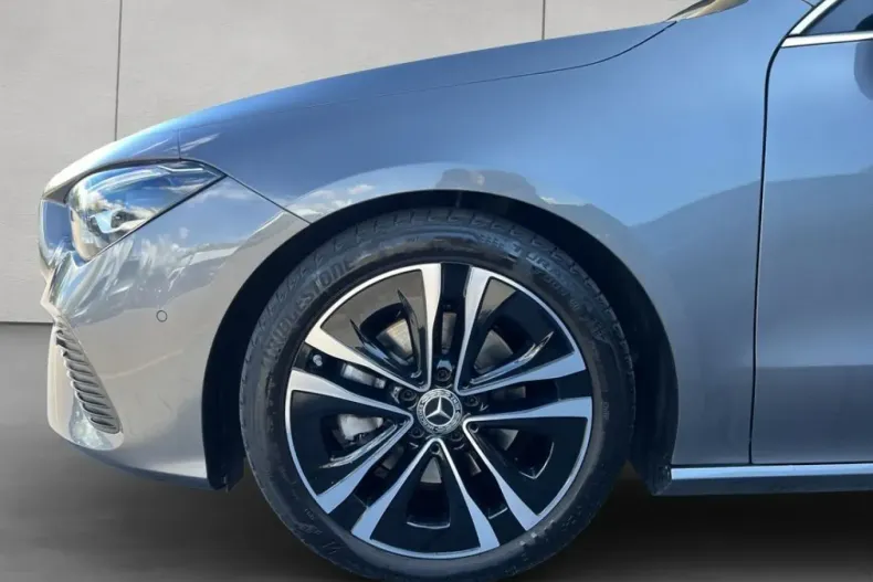 Mercedes-Benz CLA 180 din 2024 cu 14.445 km - oferta MER166847 - foto 14