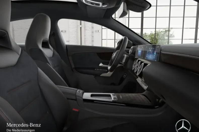 Mercedes-Benz CLA 200 din 2024 cu 9.383 km - oferta MER166848 - foto 9