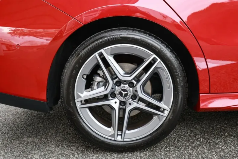 Mercedes-Benz CLA 200 din 2024 cu 6.177 km - oferta MER166849 - foto 4