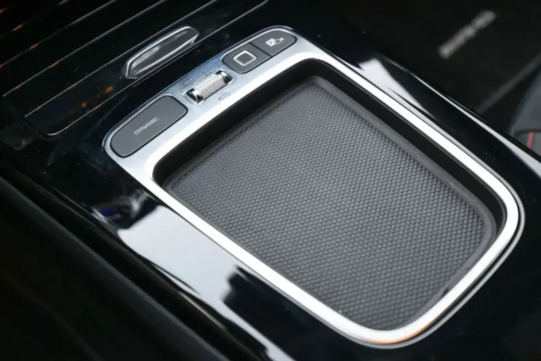 Mercedes-Benz CLA 200 din 2024 cu 6.177 km - oferta MER166849 - foto 13