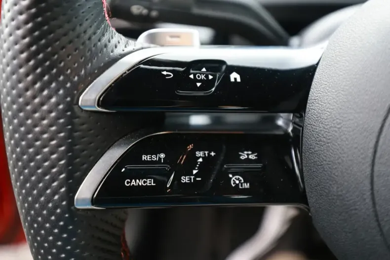 Mercedes-Benz CLA 200 din 2024 cu 6.177 km - oferta MER166849 - foto 18