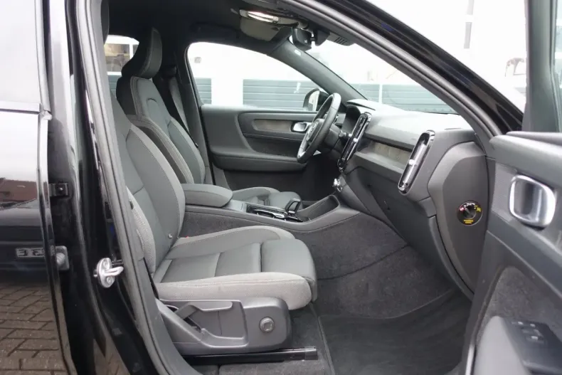 Volvo XC40 din 2022 cu 46.800 km - oferta VOL166865 - foto 10