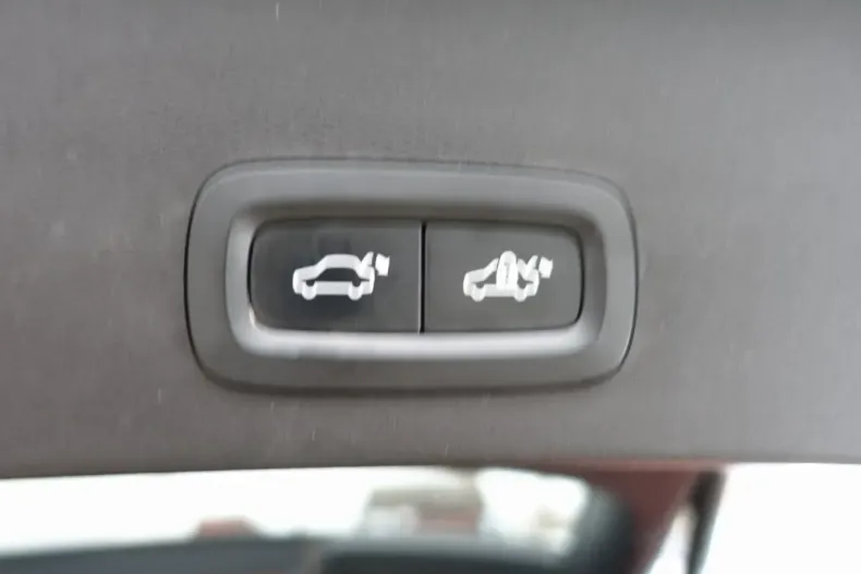 Volvo XC40 din 2022 cu 46.800 km - oferta VOL166865 - foto 23