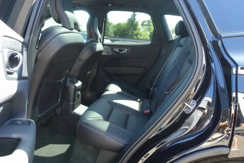 Volvo XC60 din 2024 cu 19.586 km - oferta VOL166866 - foto 10