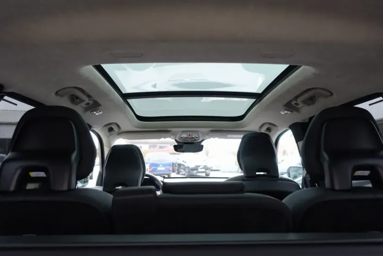 Volvo XC90 din 2024 cu 9.080 km - oferta VOL166868 - foto 17