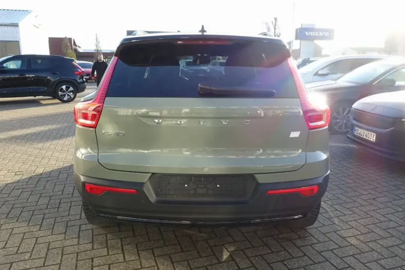 Volvo XC40 din 2023 cu 38.500 km - oferta VOL166869 - foto 4