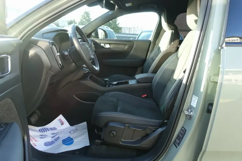 Volvo XC40 din 2023 cu 38.500 km - oferta VOL166869 - foto 8