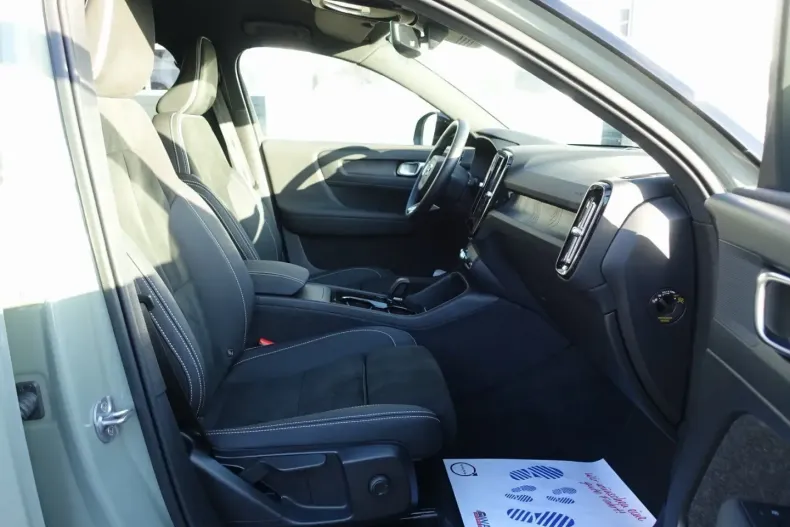 Volvo XC40 din 2023 cu 38.500 km - oferta VOL166869 - foto 10