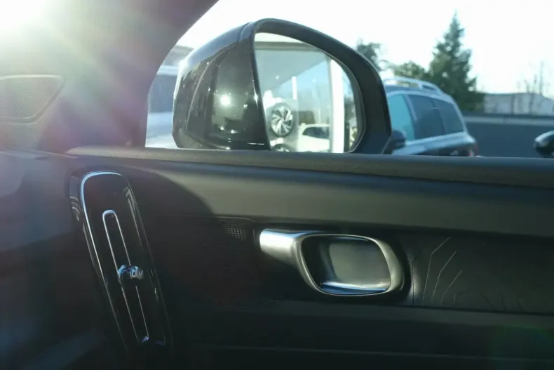 Volvo XC40 din 2023 cu 38.500 km - oferta VOL166869 - foto 14