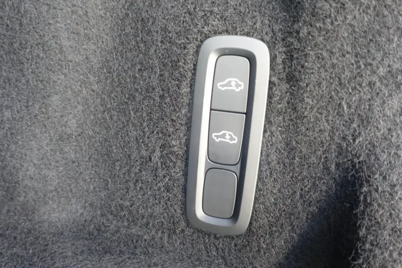 Volvo XC60 din 2025 cu 20.750 km - oferta VOL166870 - foto 15