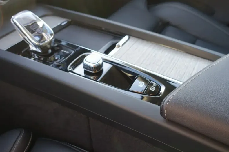 Volvo XC60 din 2025 cu 20.750 km - oferta VOL166870 - foto 22