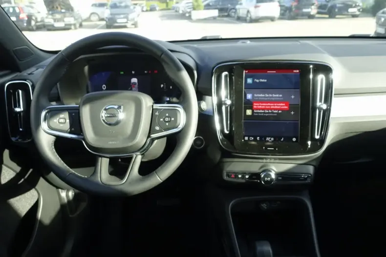 Volvo XC40 din 2024 cu 9.450 km - oferta VOL166871 - foto 14