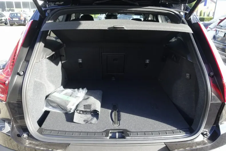 Volvo XC40 din 2024 cu 9.450 km - oferta VOL166871 - foto 21