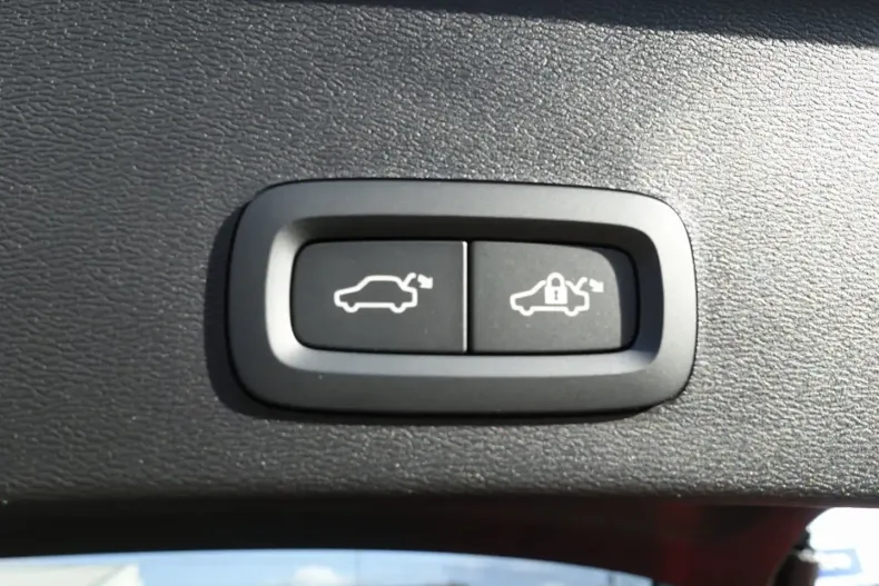 Volvo XC40 din 2024 cu 9.450 km - oferta VOL166871 - foto 22